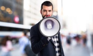 Captive Audience Marketing: Hvordan fange oppmerksomheten der ingen kan unnslippe