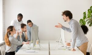 Deleger for å vokse: kunsten å gi slipp for å lede bedre