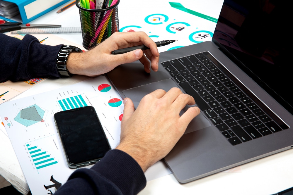 Øk kontantstrømmen din uten å skaffe penger: kunsten med moderne bootstrapping
